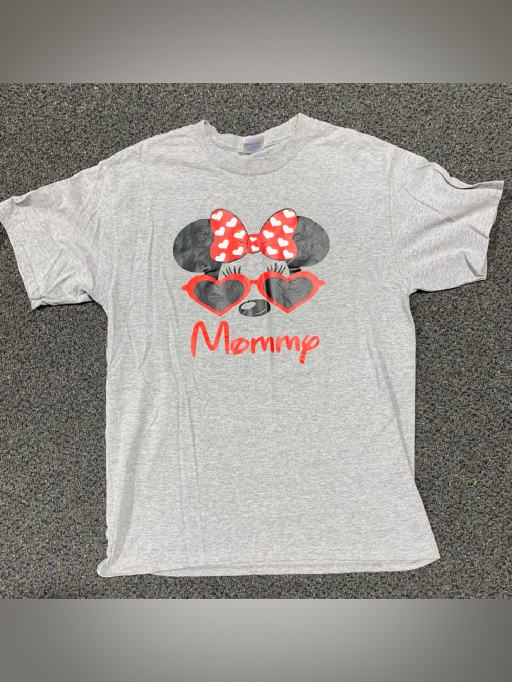 Minnie Mouse mommy womens Medium tshirt